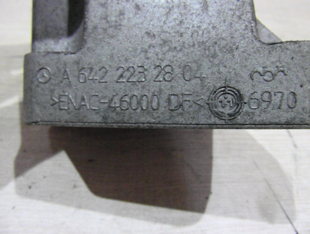 фото №6, Кронштейн двигуна права a6422232804 mercedes vito w639