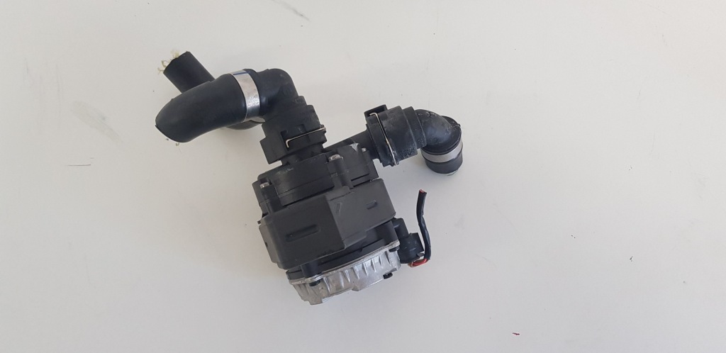 фото №1, Электрическая насос жидкость bmw f45 f46 i3 8600286