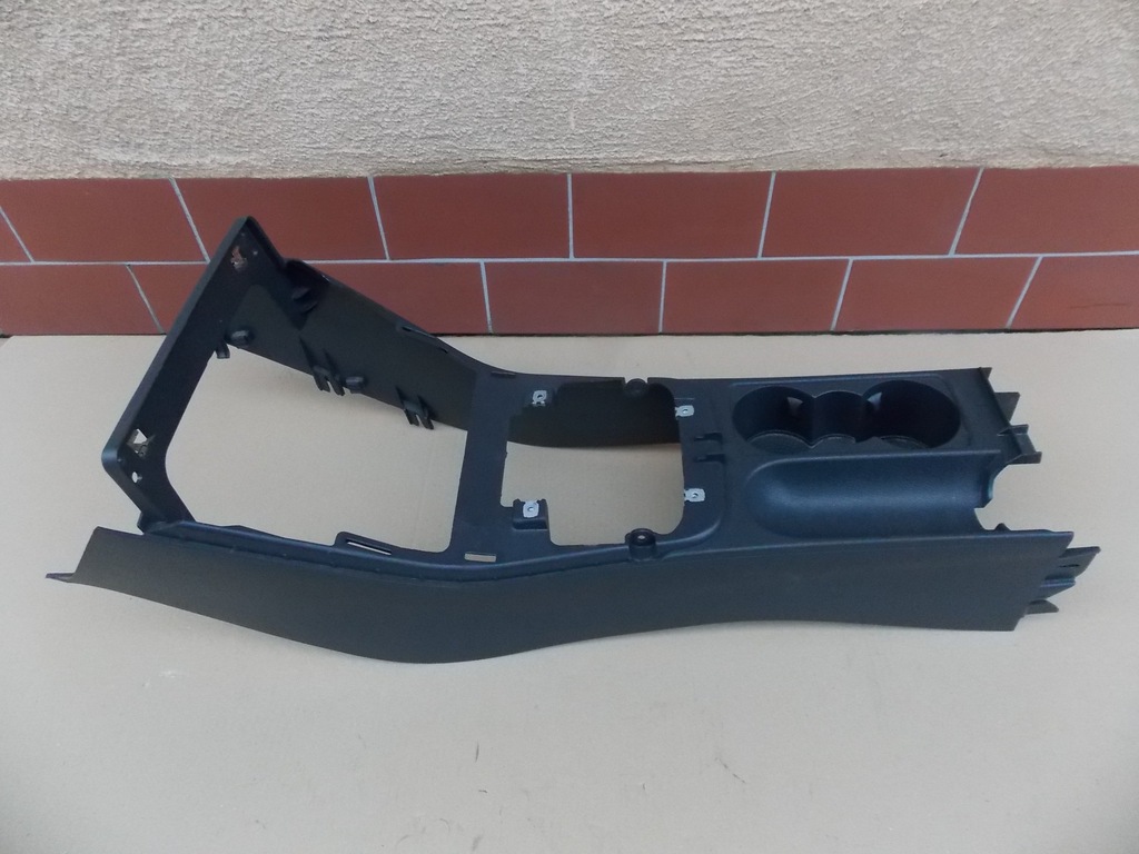 фото №1, Golf v plus 05-08 туннель средний 5m1863243b