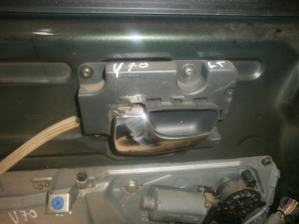 фото №1, Ручка внутренняя левый задняя volvo v70 2000r
