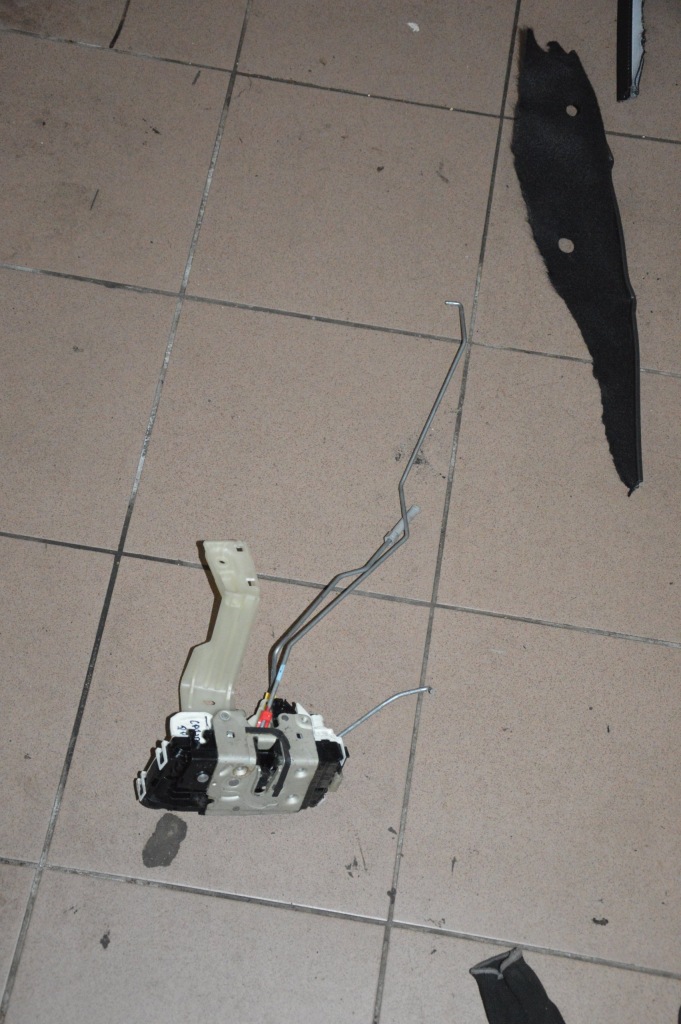 фото №1, Замок двері правий перед dodge caliber