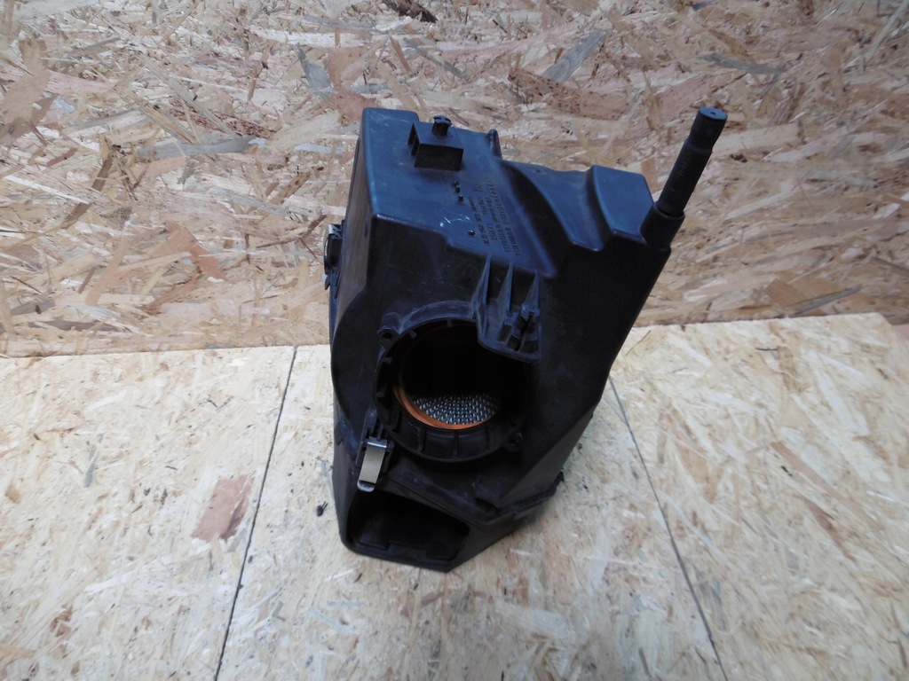 фото №1, Корпус фильтра воздуха audi 4f0000183a