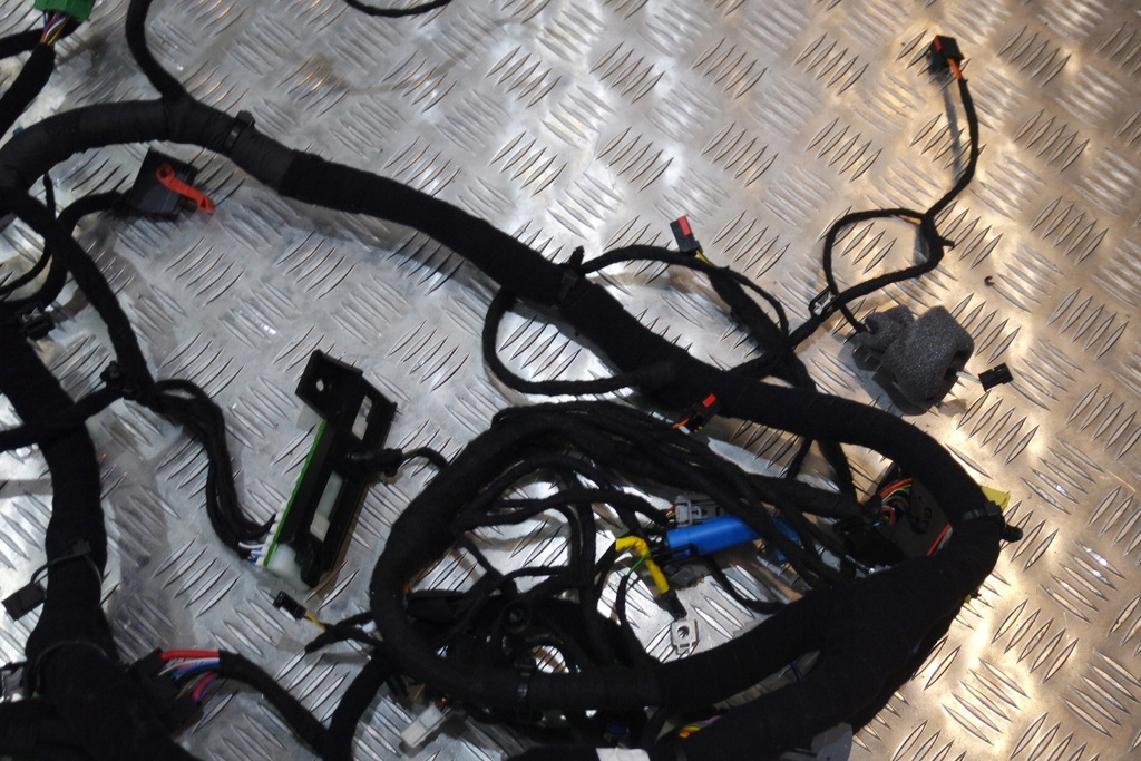 фото №4, Електропроводка консолі maserati quattroporte vi m156