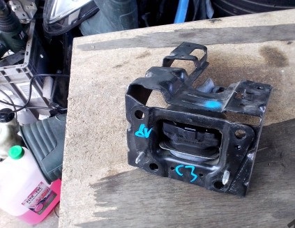 фото №1, Кронштейн подушка двигуна citroen c3 ds3 10-