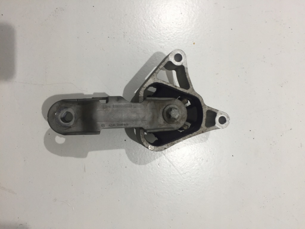 фото №1, Mercedes w176 кронштейн подушка двигателя a2462400809