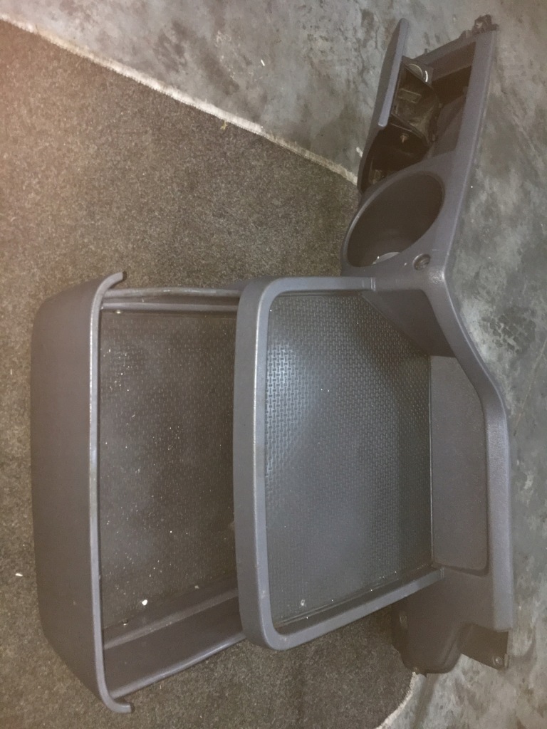 фото №2, Консоль бардачок кабины scania r