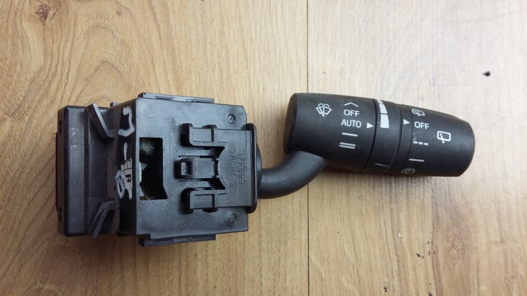 фото №1, Рычаг переключатель дворник mazda 6 gj 17f8991