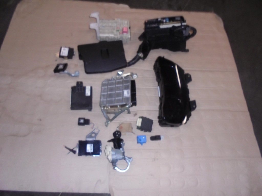 фото №1, Блок управления двигателя toyota avensis t27 1.8 vvt-i