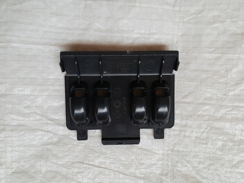 фото №2, Audi tt 8s накладка заглушка 8s0863274