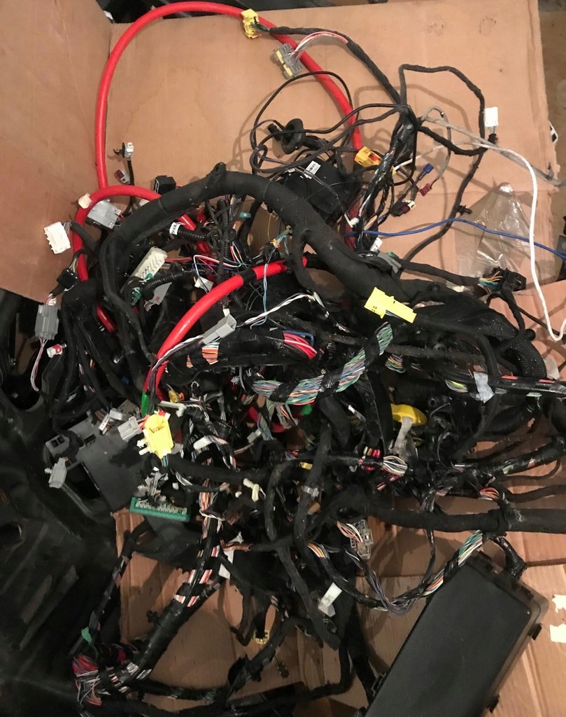 фото №1, Жгут электропроводка корпус dodge challenger 2015+