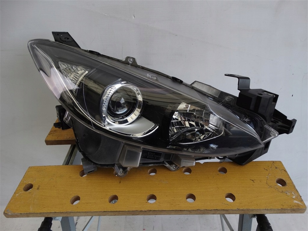 фото №1, Лампа правая перед mazda 3 2013-2015 оригинал eu