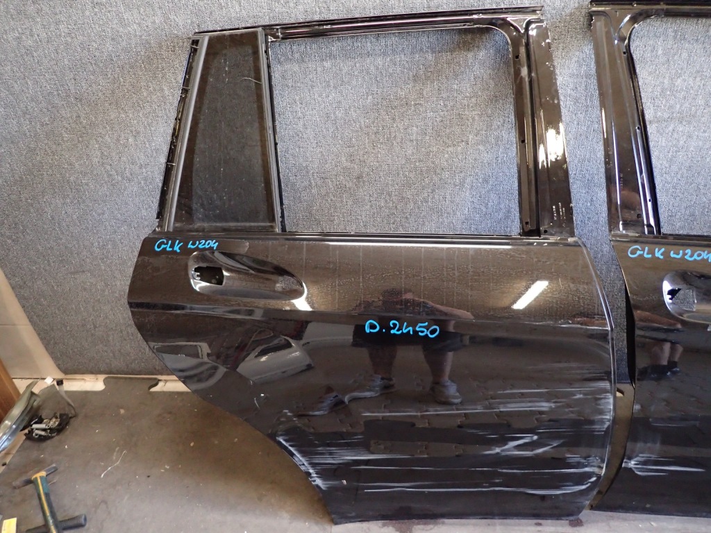 Дверь задний правое  mercedes glk w204 Цена