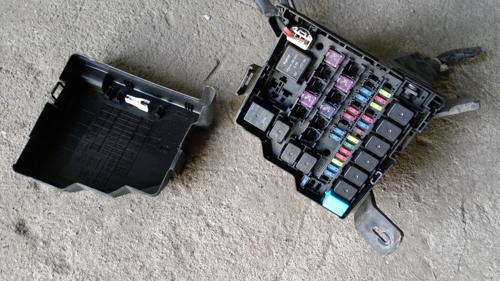 фото №1, Mazda 2 07-14 1.3 b корпус предохранителей