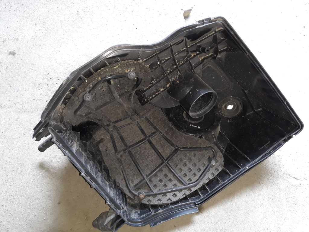 фото №1, Корпус фильтра воздуха 4f0133837bb audi a6 c6