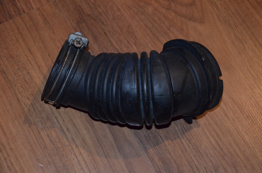 фото №1, Воздухозаборник труба toyota auris 07-10 benz 17881-0d220