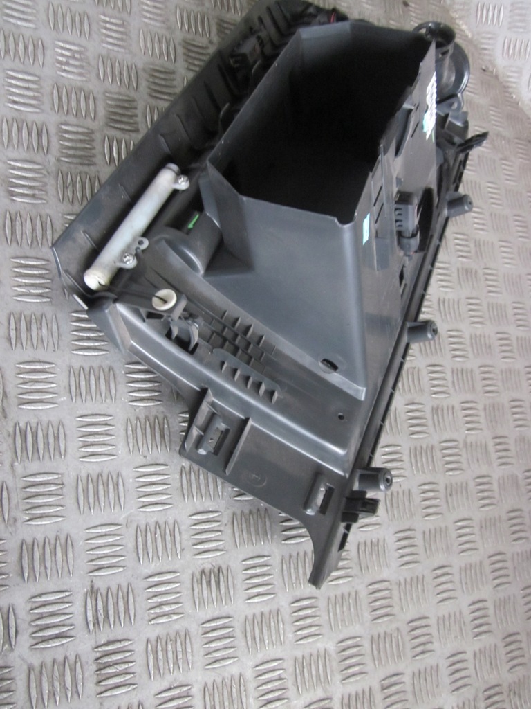 фото №6, Бардачок пассажира volvo s40 ii v50 04-06 8626141