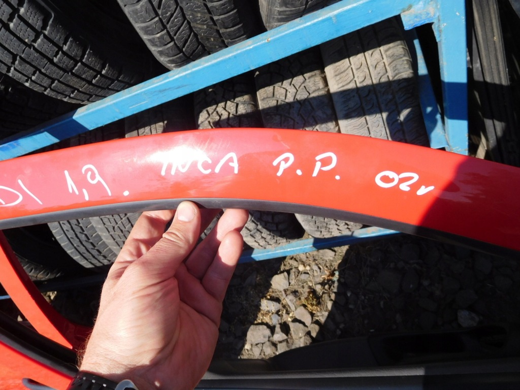 Двері праве перед seat inca 2002r червоні комплект Зі Шроту