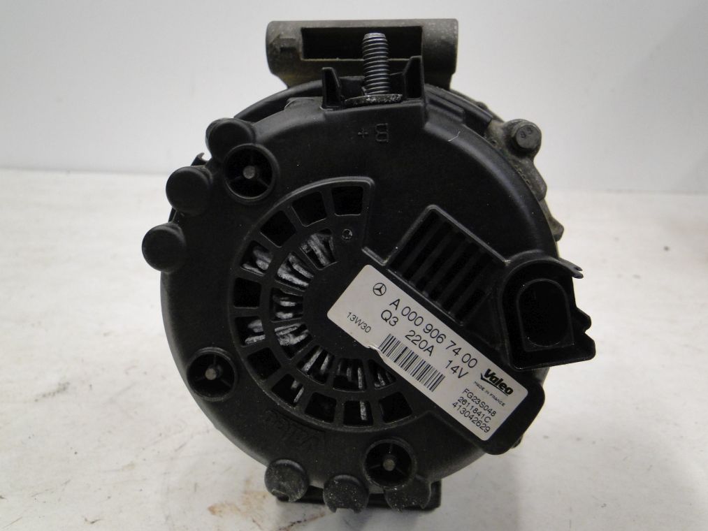 Mercedes 207 w212 генератор a0009067400 350 cdi с Разборки