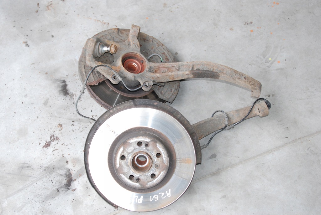 фото №1, Поворотний кулак ступиця p / l перед mercedes w251 w164