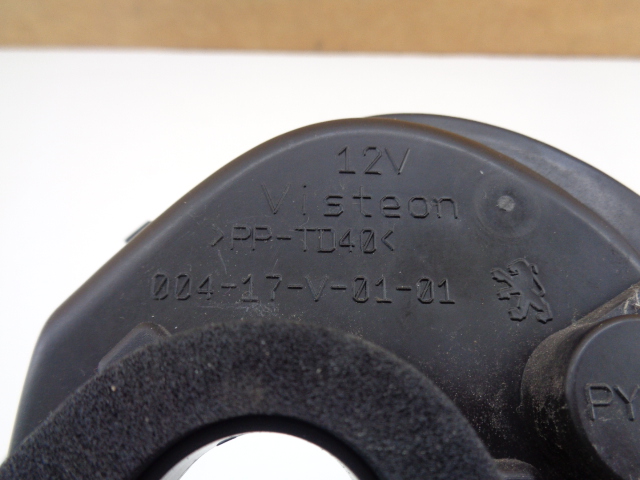 фото №4, Peugeot 208 вкладыш лампы левый задний задняя