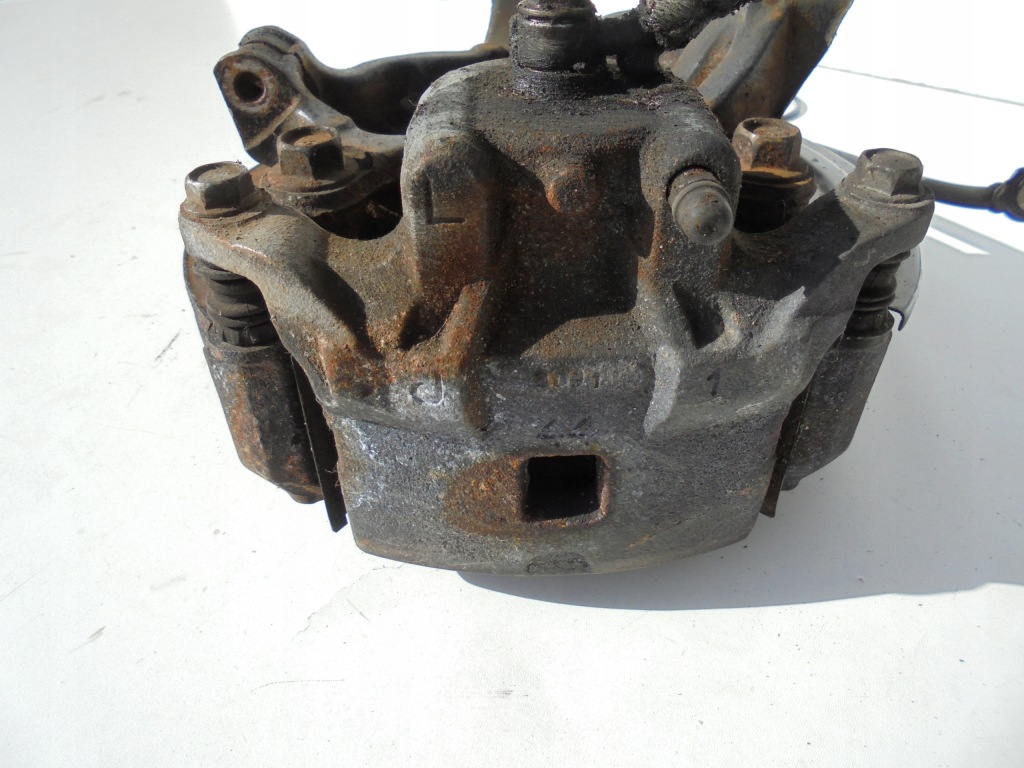 фото №7, Nissan juke i f15 поворотный кулак левая суппорт диск 400151kk0h